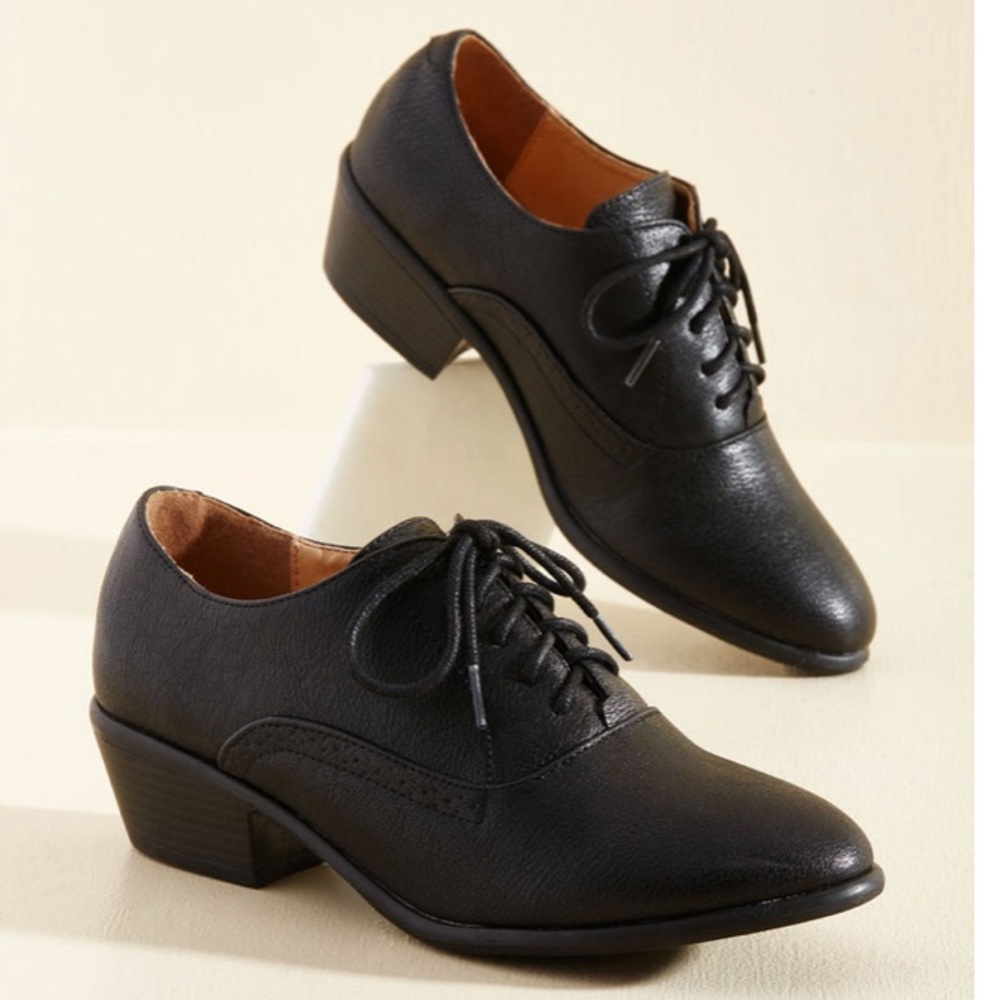 Worn Once Black Wild Diva Oxford Shoes 38 1.5 heel